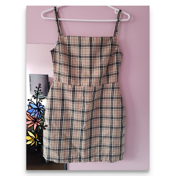 Boohoo Petite Woven Square Neck Checkered Dress - Picture 3 of 4